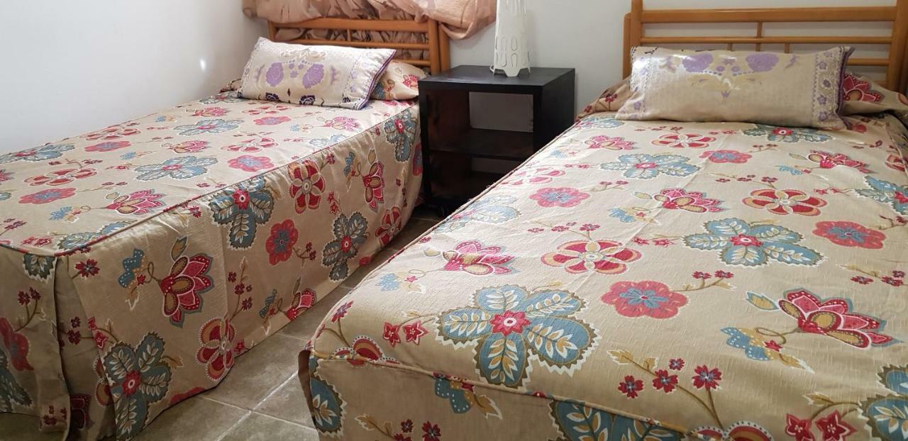 מספאלומס Pool & Wifi Free Shared Flat Private Room By Ocean Park מראה חיצוני תמונה